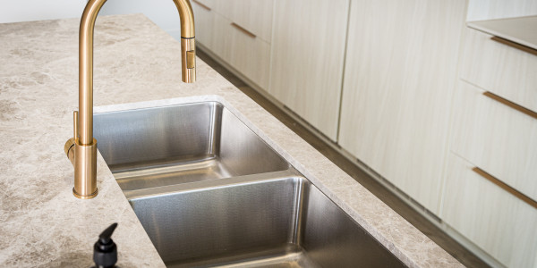 Comprar / Vender Casas Unifamiliares y Chalets en Barcelona · con Cocinas de Diseño