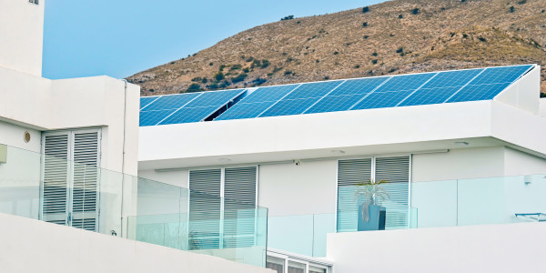 Comprar / Vender Pisos y Plantas Bajas en Barcelona · con Placas Solares