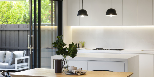 Inversores, Intermediarios, Agentes y Brokers Inmobiliarios en Barcelona · Plantas Baja